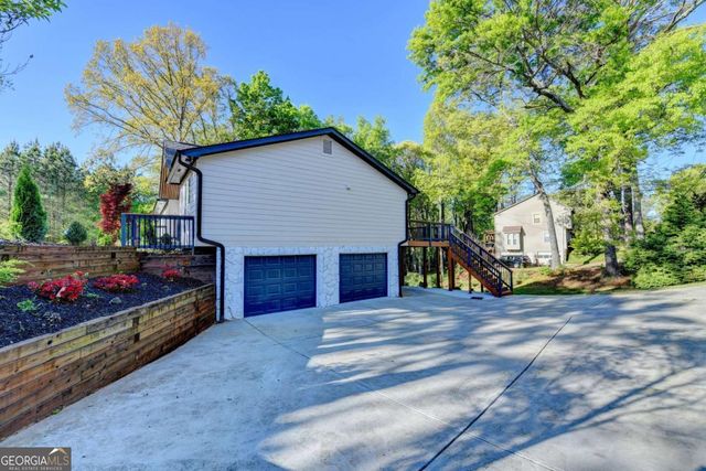 1695 Maple Ridge Drive, Suwanee, GA 30024