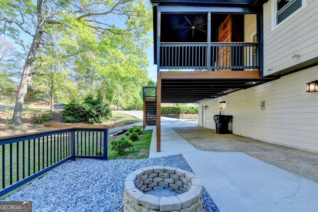 1695 Maple Ridge Drive, Suwanee, GA 30024