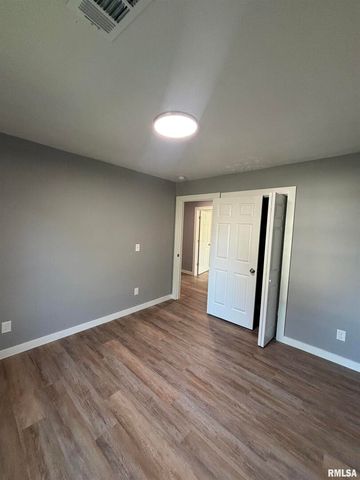 710 CATHERINE Street, Metropolis, IL 62960