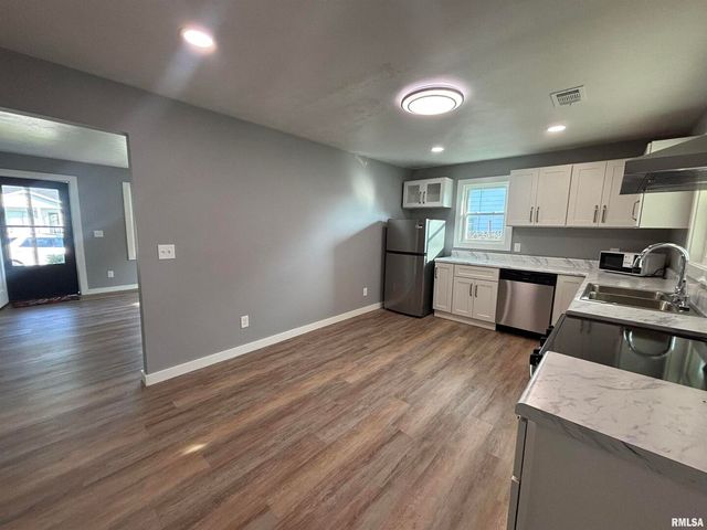 710 CATHERINE Street, Metropolis, IL 62960