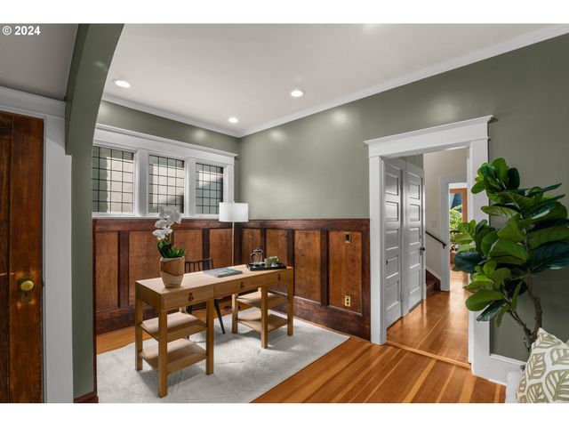 2559 Nw MARSHALL St, Portland, OR 97210