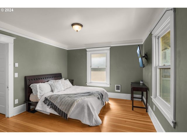 2559 Nw MARSHALL St, Portland, OR 97210