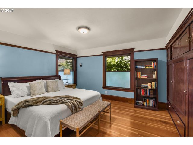 2559 Nw MARSHALL St, Portland, OR 97210