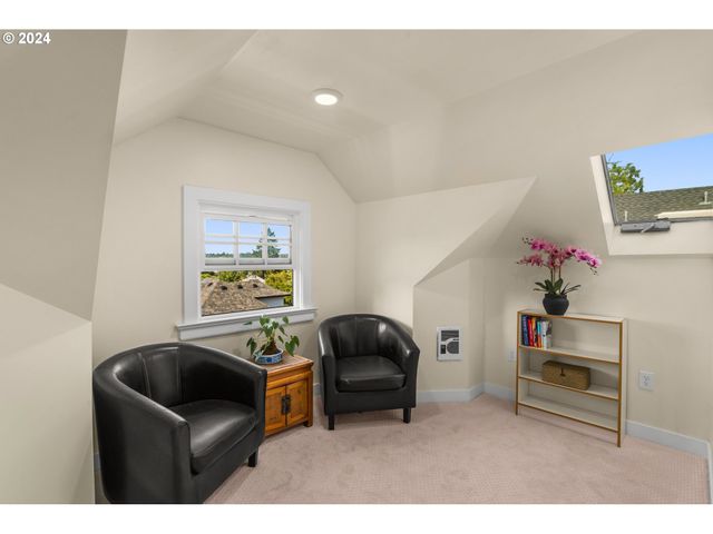 2559 Nw MARSHALL St, Portland, OR 97210
