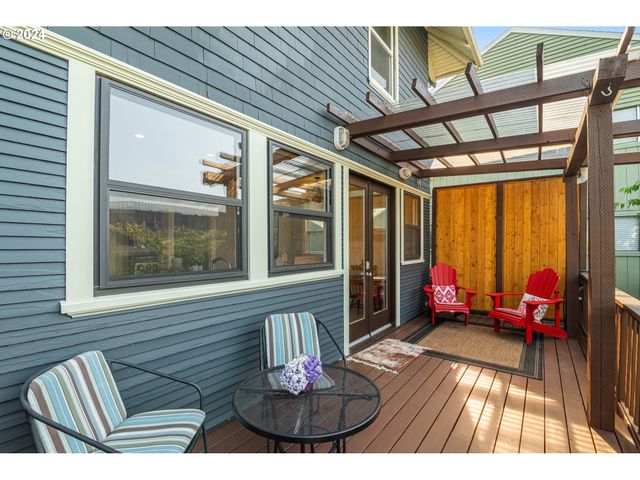 2559 Nw MARSHALL St, Portland, OR 97210