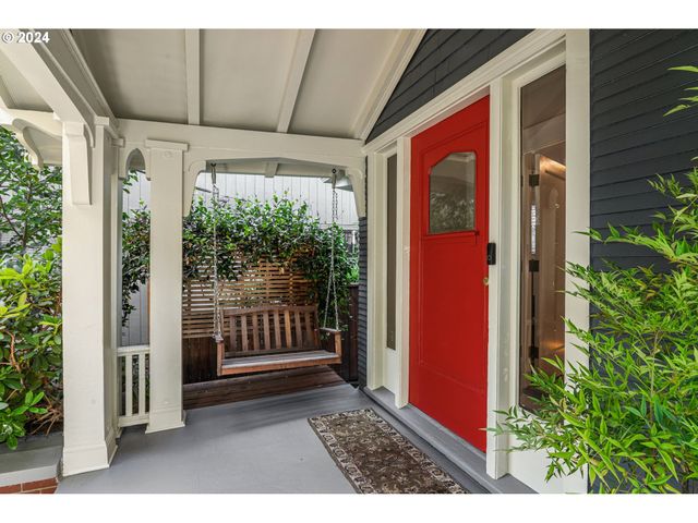 2559 Nw MARSHALL St, Portland, OR 97210