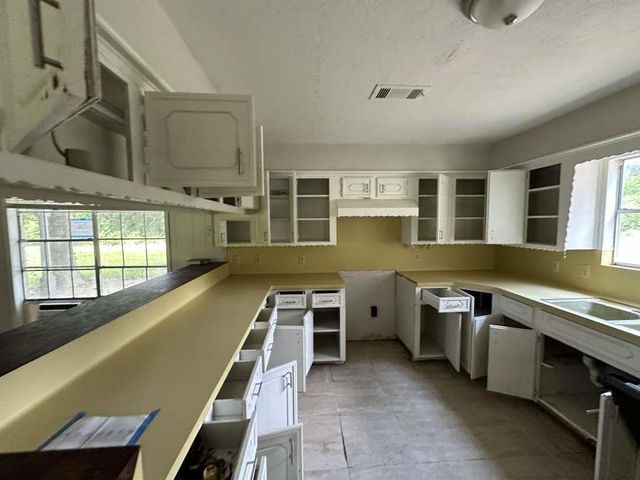 537 Tree Harbor Drive, Onalaska, TX 77360