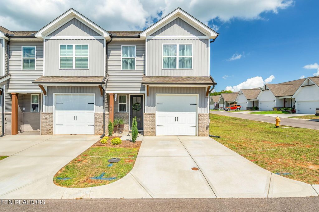 385 Harper Village Way, Lenoir City, TN 37771