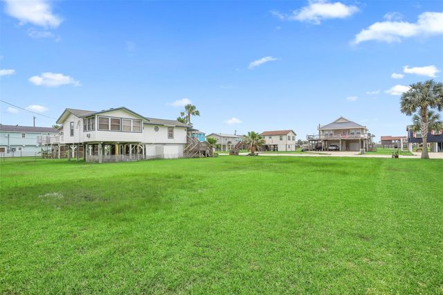 16534 Jolly Roger, Jamaica Beach, TX 77554