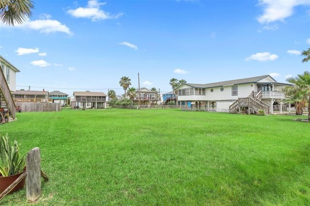 16534 Jolly Roger, Jamaica Beach, TX 77554