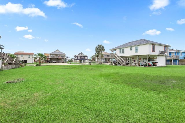 16534 Jolly Roger, Jamaica Beach, TX 77554