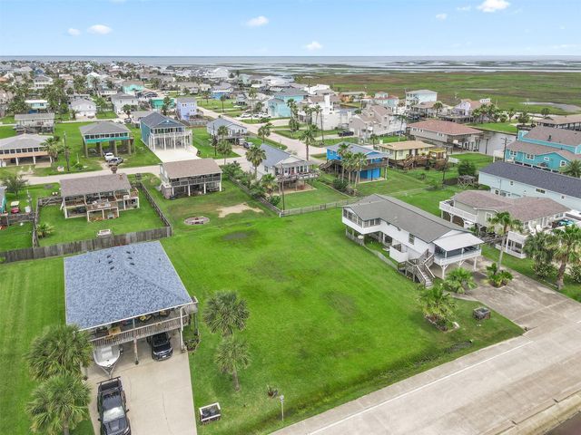 16534 Jolly Roger, Jamaica Beach, TX 77554