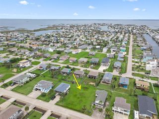 16534 Jolly Roger, Jamaica Beach, TX 77554