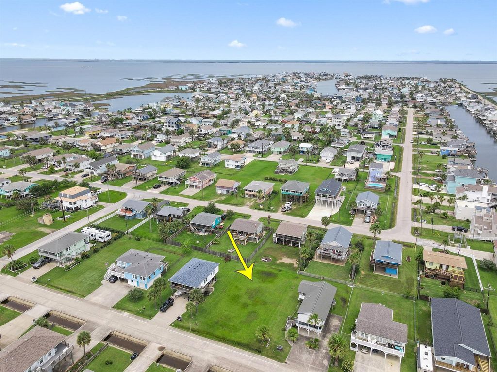 16534 Jolly Roger, Jamaica Beach, TX 77554