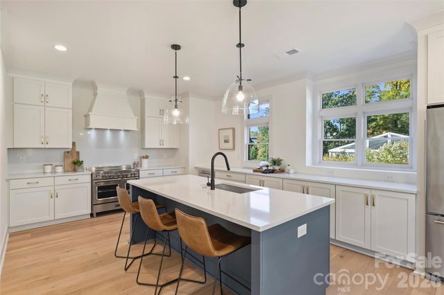 2027 Thurmond Place, Charlotte, NC 28205