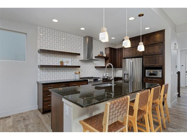 6643 Avrum Dr, Denver, CO 80221