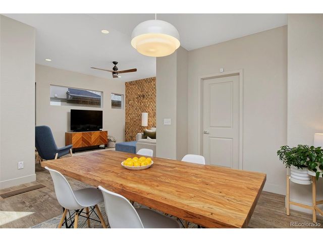 6643 Avrum Dr, Denver, CO 80221