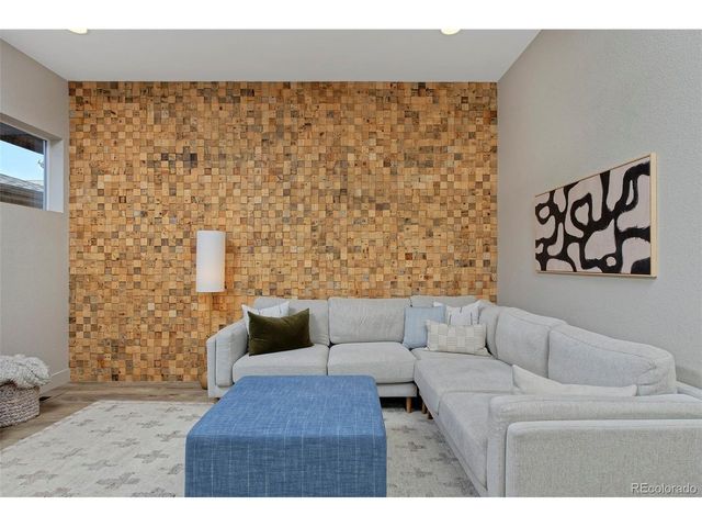 6643 Avrum Dr, Denver, CO 80221