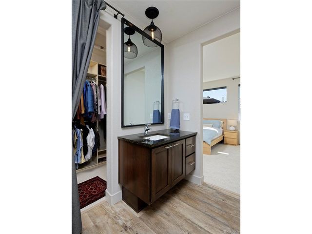 6643 Avrum Dr, Denver, CO 80221