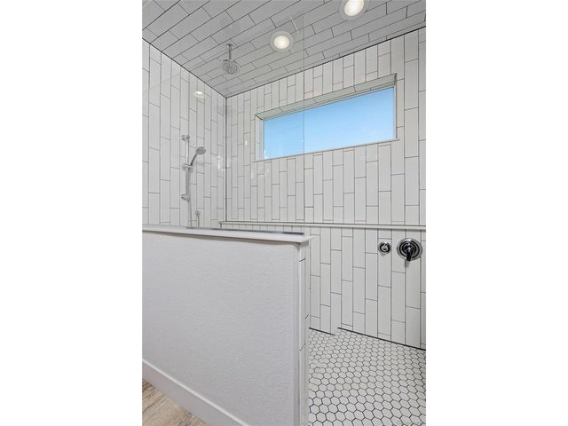 6643 Avrum Dr, Denver, CO 80221