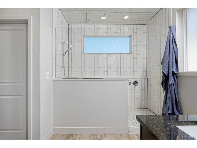 6643 Avrum Dr, Denver, CO 80221