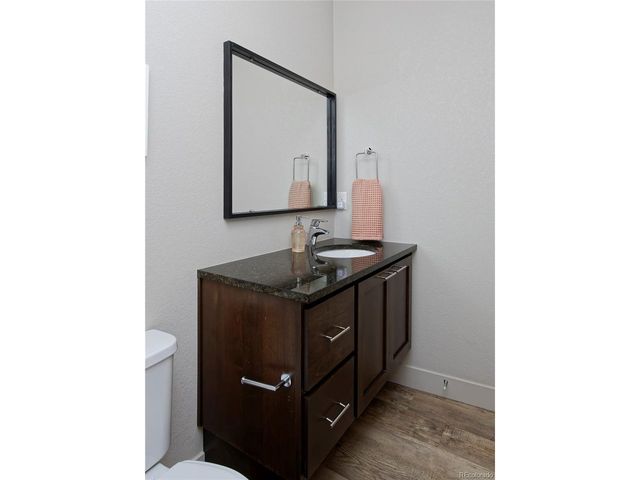 6643 Avrum Dr, Denver, CO 80221