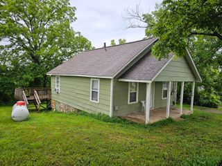 1215 Jefferson Avenue, West Plains, MO 65775