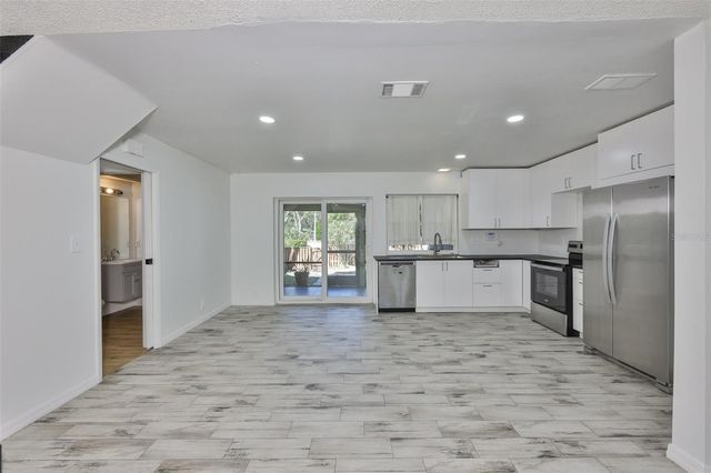 14805 LAKE FOREST DRIVE, Lutz, FL 33559