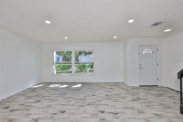 14805 LAKE FOREST DRIVE, Lutz, FL 33559