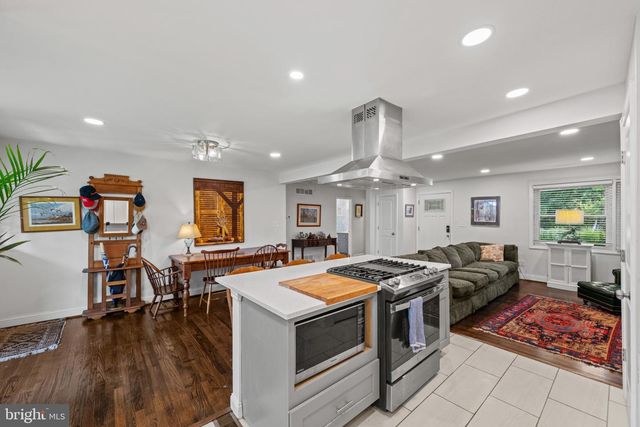 803 JOPPA RD W, Towson, MD 21204
