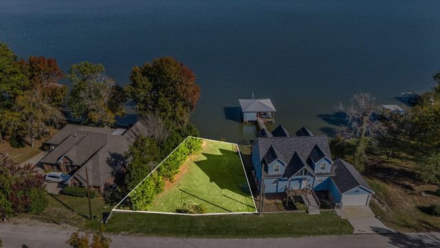 592 Lakefront Drive, Onalaska, TX 77360