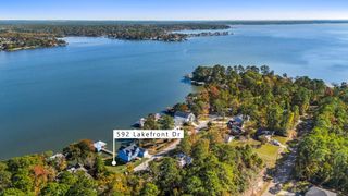 592 Lakefront Drive, Onalaska, TX 77360