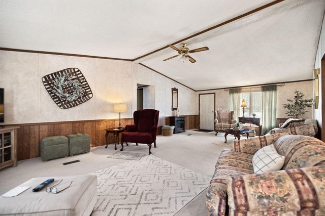 99 Point Of View Drive, Pikeville, KY 41501