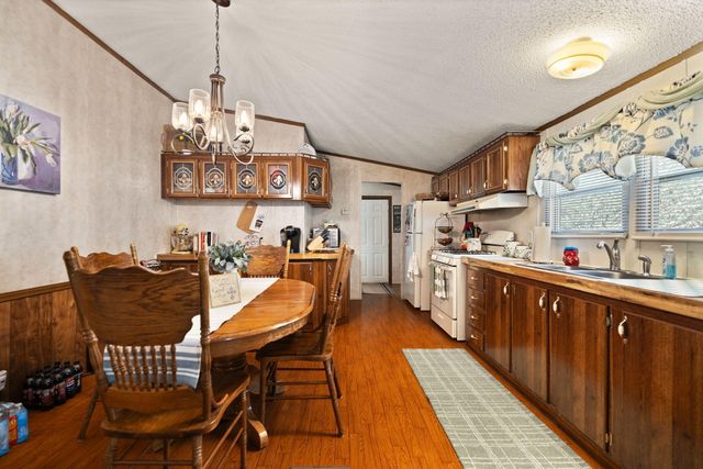 99 Point Of View Drive, Pikeville, KY 41501