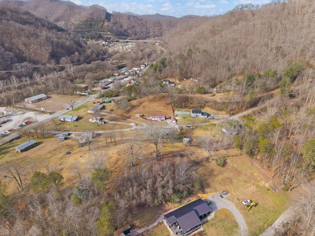 99 Point Of View Drive, Pikeville, KY 41501