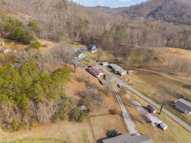 99 Point Of View Drive, Pikeville, KY 41501