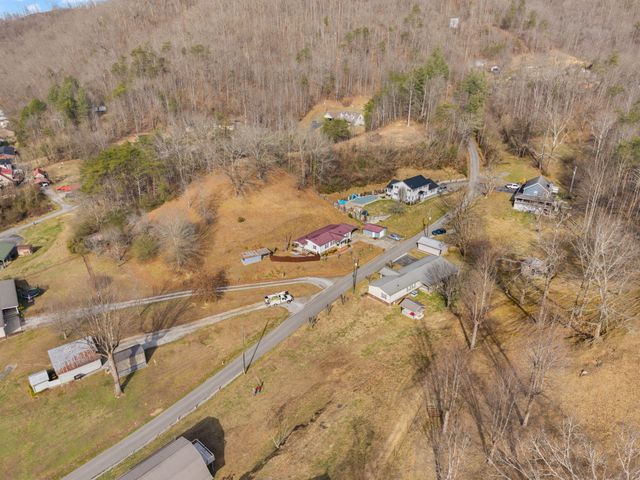 99 Point Of View Drive, Pikeville, KY 41501