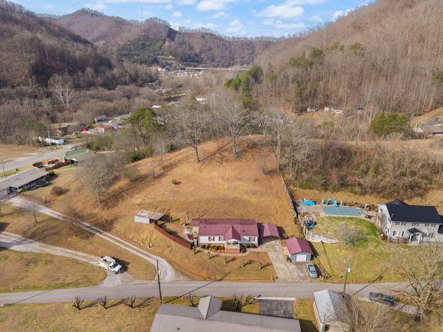 99 Point Of View Drive, Pikeville, KY 41501