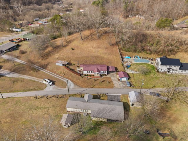 99 Point Of View Drive, Pikeville, KY 41501