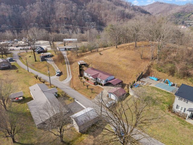 99 Point Of View Drive, Pikeville, KY 41501