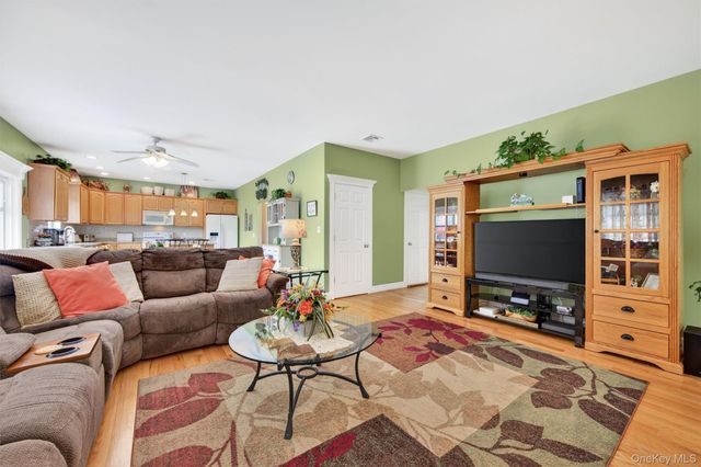 19 Pirog Road, Pine Bush, NY 12566