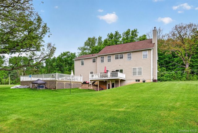 19 Pirog Road, Pine Bush, NY 12566