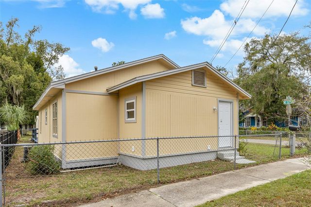 2203 NE 8TH AVENUE, Gainesville, FL 32641