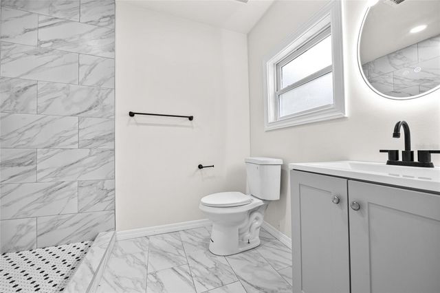 2203 NE 8TH AVENUE, Gainesville, FL 32641