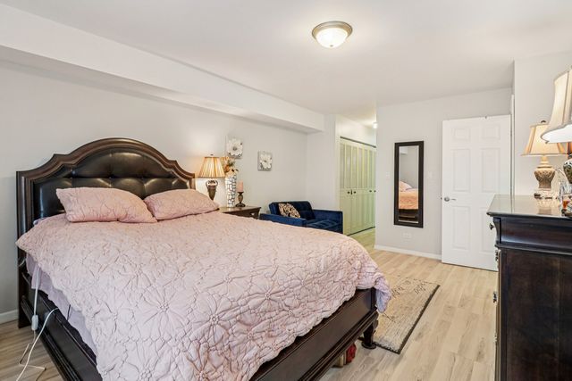 3300 N Carriageway Drive 309, Arlington Heights, IL 60004