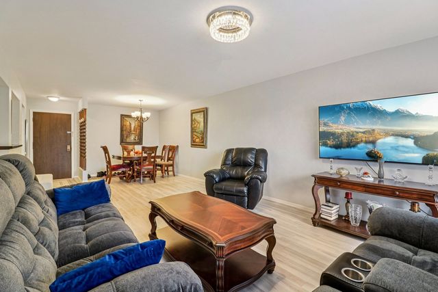 3300 N Carriageway Drive 309, Arlington Heights, IL 60004