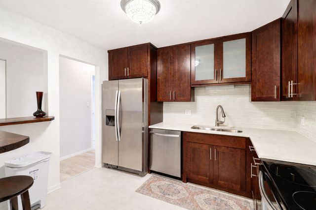 3300 N Carriageway Drive 309, Arlington Heights, IL 60004