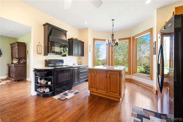 1881 Old Seneca, Skaneateles, NY 13108