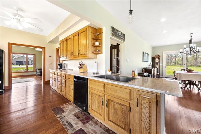 1881 Old Seneca, Skaneateles, NY 13108