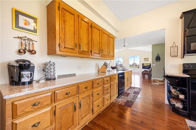 1881 Old Seneca, Skaneateles, NY 13108